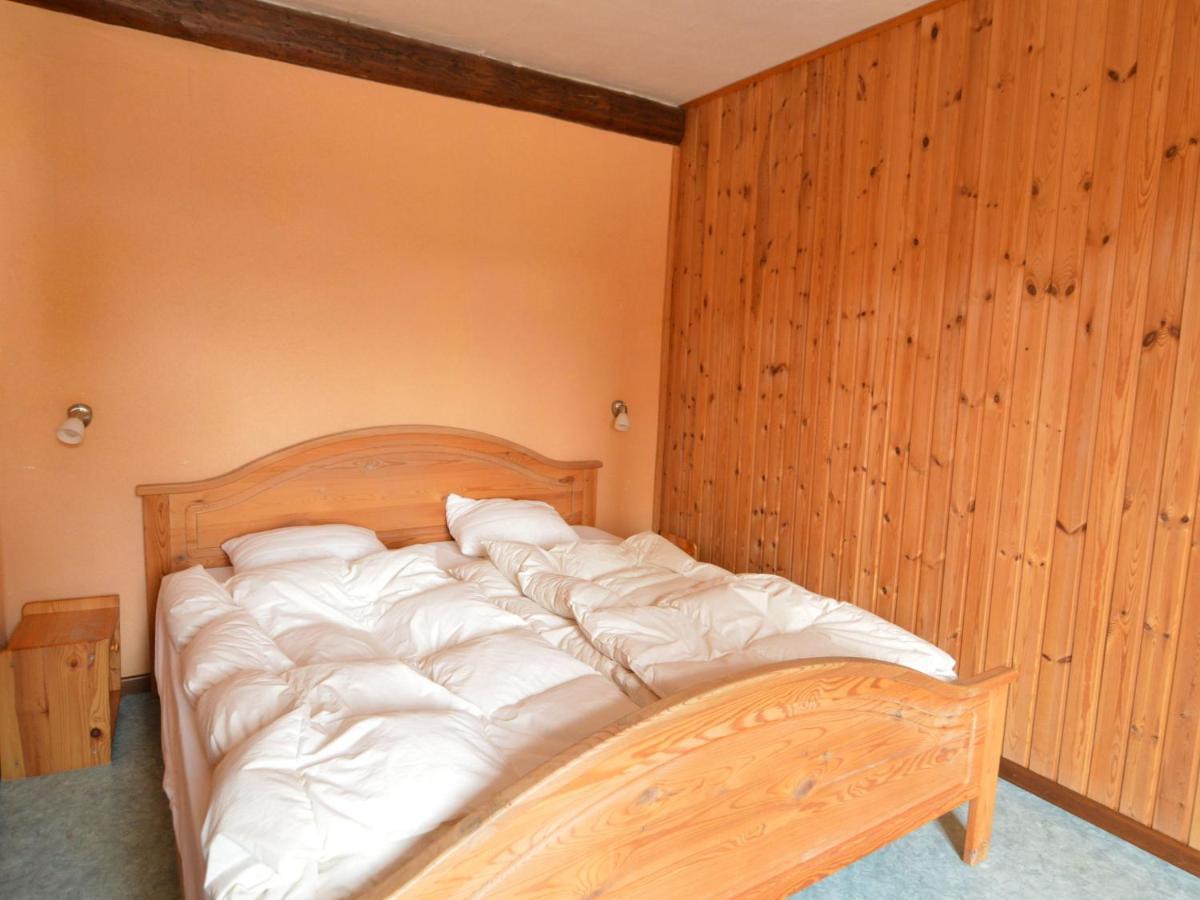 Spacious Holiday Home In Teuven With Garden Екстериор снимка