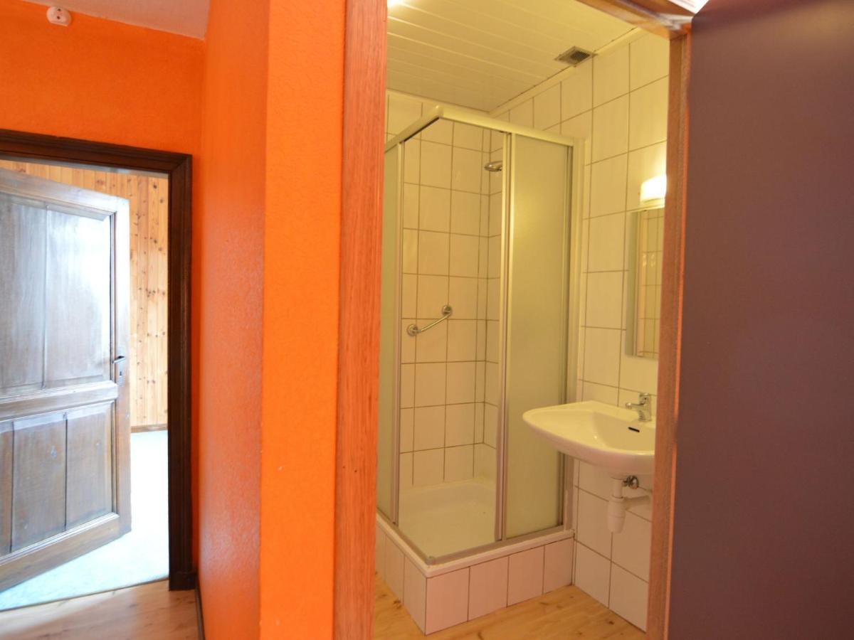 Spacious Holiday Home In Teuven With Garden Екстериор снимка