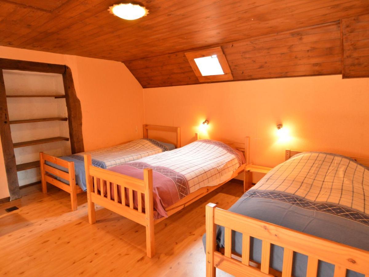 Spacious Holiday Home In Teuven With Garden Екстериор снимка